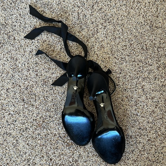 EUC Nina Vinnie Black Satin Shoes- worn once! Sz 8 - Picture 8 of 10